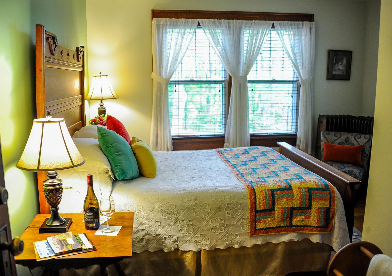 The White Oak Inn Zuck 外观 照片