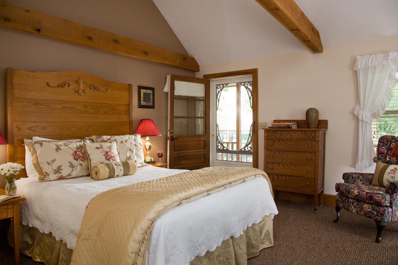 The White Oak Inn Zuck 外观 照片